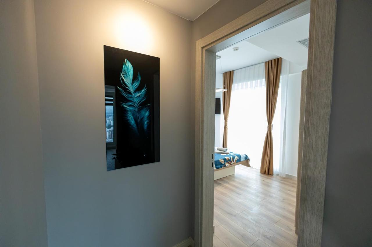 19Th & 18Th Floor Secure Apartments With Pool & Fitness & Parking Included In Price Скопие Екстериор снимка