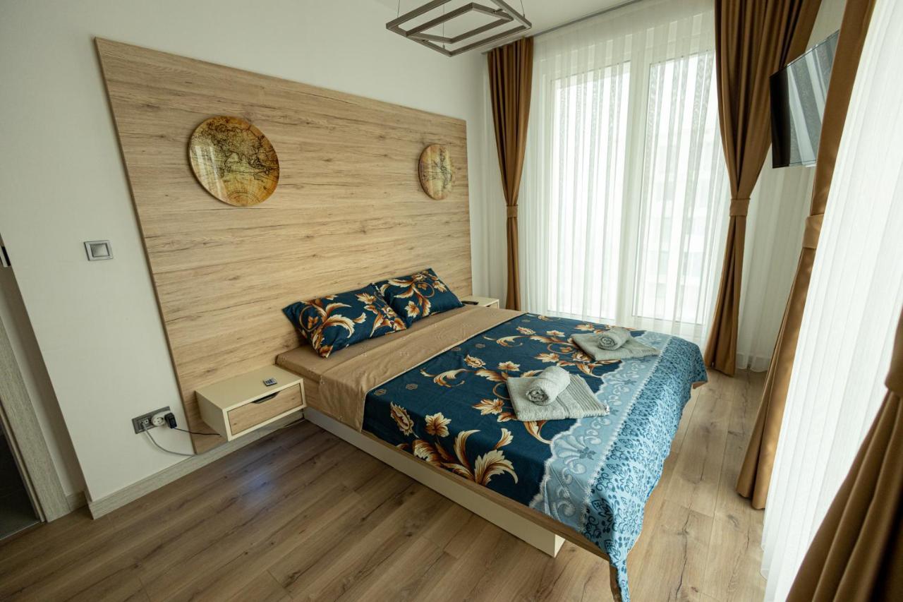 19Th & 18Th Floor Secure Apartments With Pool & Fitness & Parking Included In Price Скопие Екстериор снимка