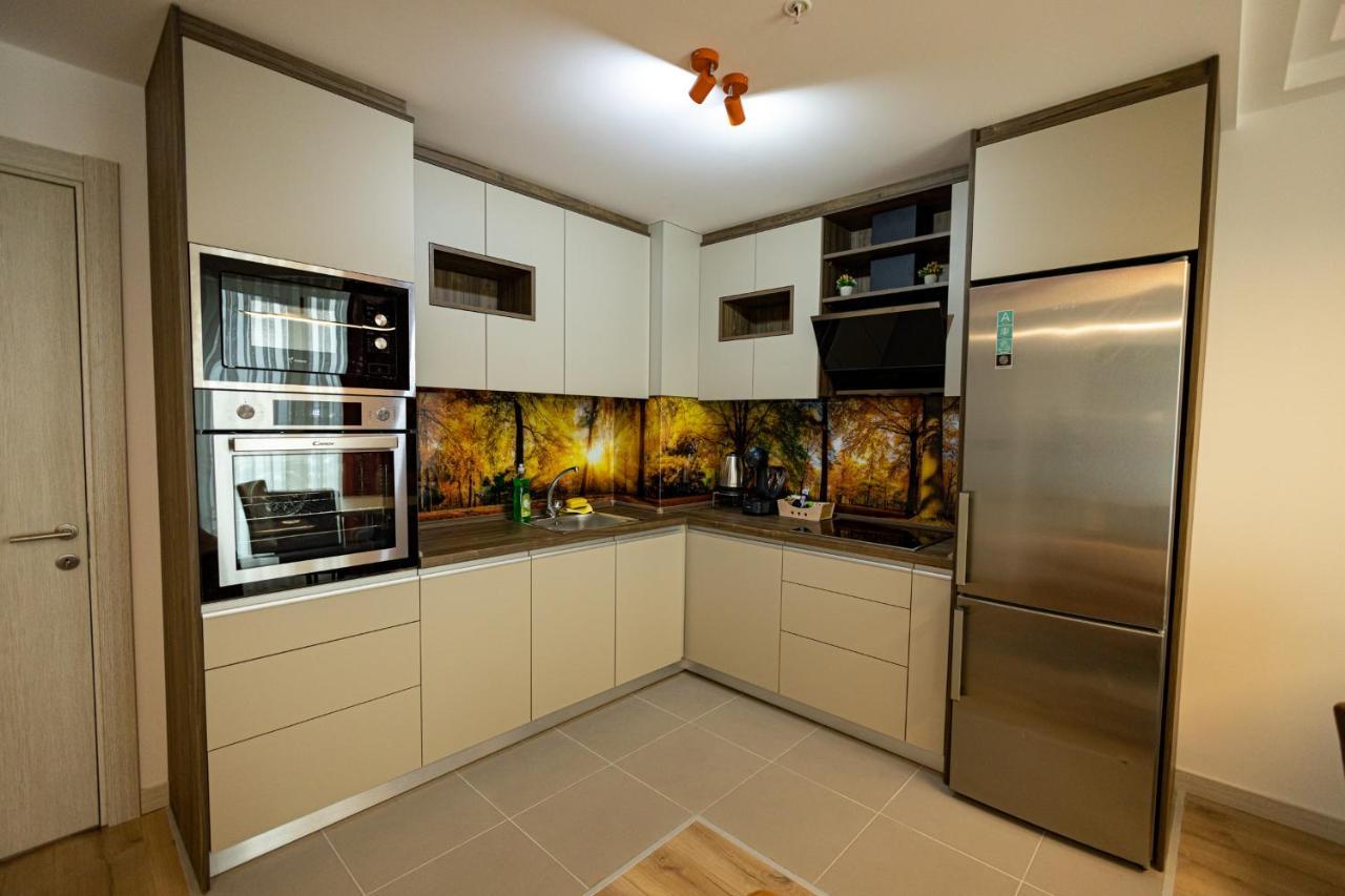 19Th & 18Th Floor Secure Apartments With Pool & Fitness & Parking Included In Price Скопие Екстериор снимка