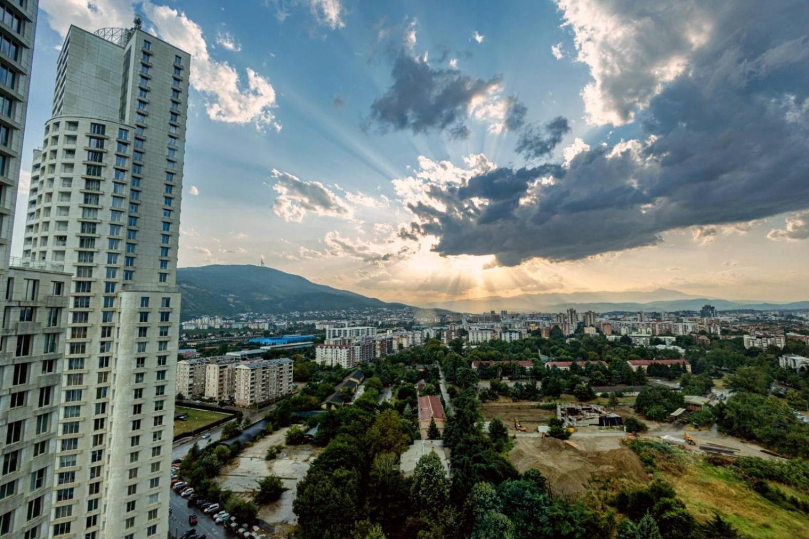 19Th & 18Th Floor Secure Apartments With Pool & Fitness & Parking Included In Price Скопие Екстериор снимка