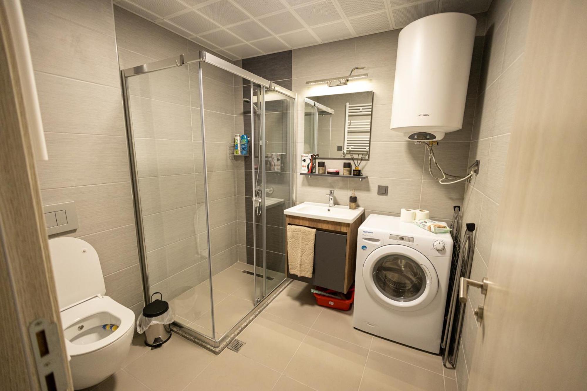19Th & 18Th Floor Secure Apartments With Pool & Fitness & Parking Included In Price Скопие Екстериор снимка