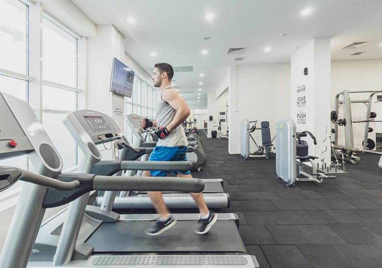 19Th & 18Th Floor Secure Apartments With Pool & Fitness & Parking Included In Price Скопие Екстериор снимка