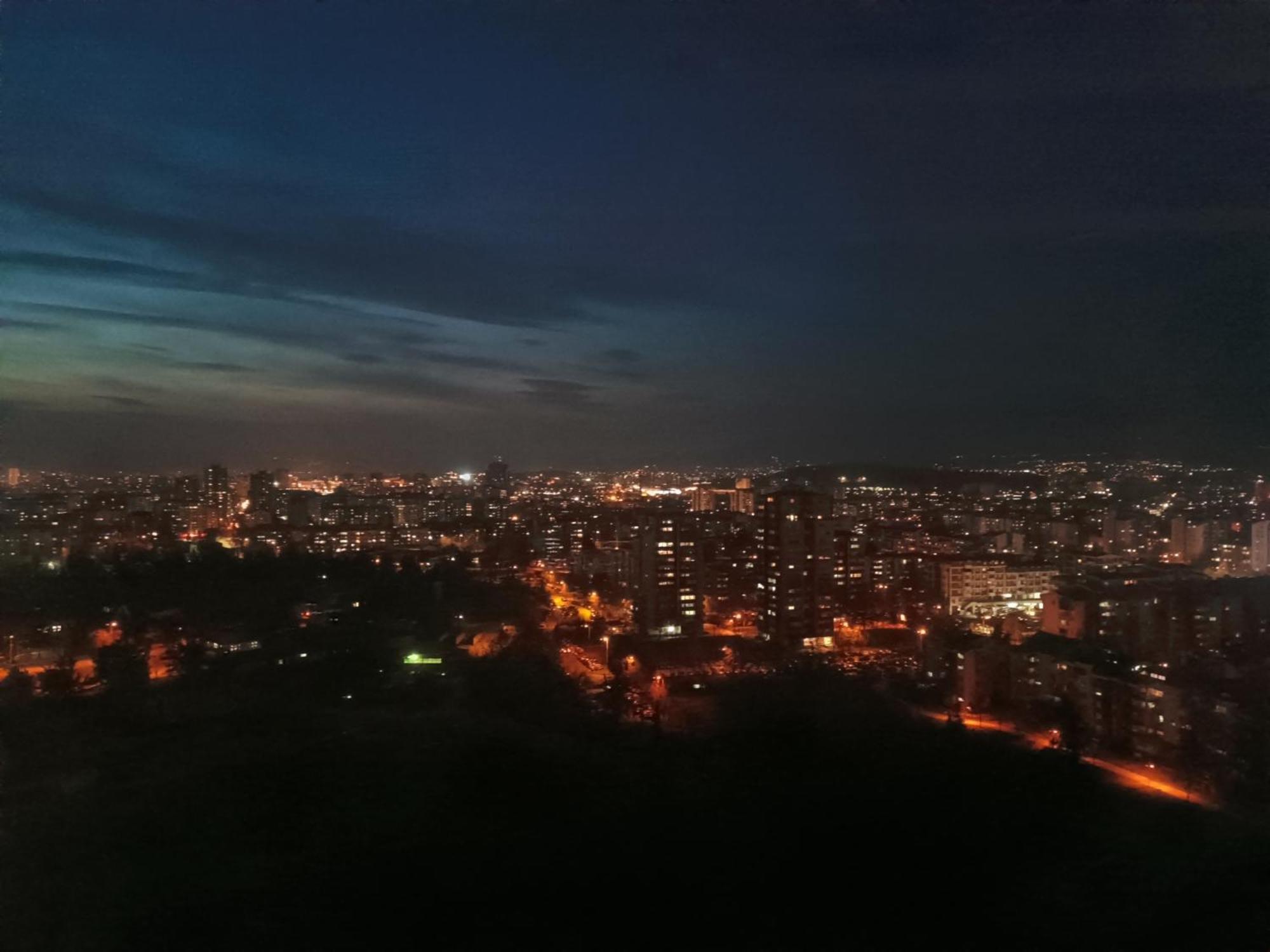 19Th & 18Th Floor Secure Apartments With Pool & Fitness & Parking Included In Price Скопие Екстериор снимка