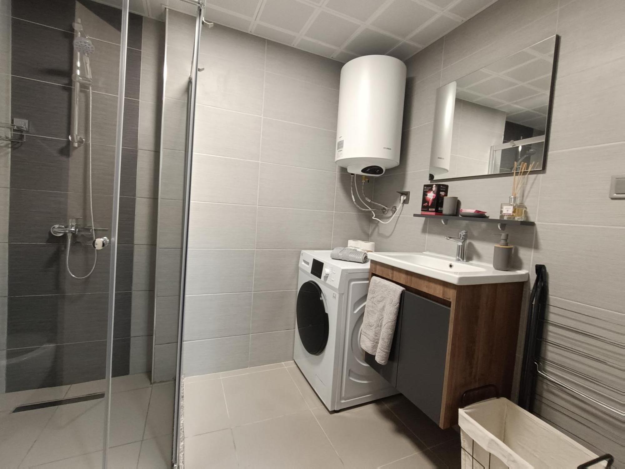 19Th & 18Th Floor Secure Apartments With Pool & Fitness & Parking Included In Price Скопие Екстериор снимка