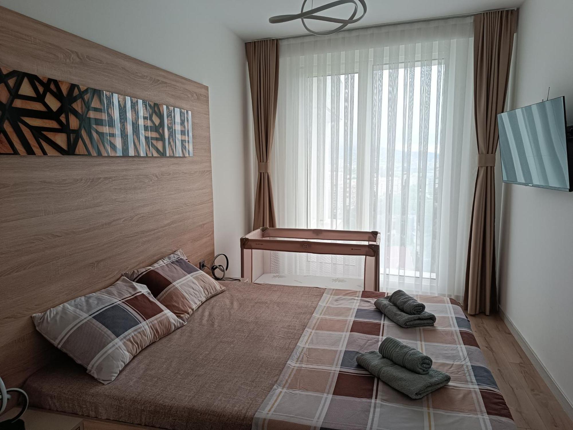19Th & 18Th Floor Secure Apartments With Pool & Fitness & Parking Included In Price Скопие Екстериор снимка
