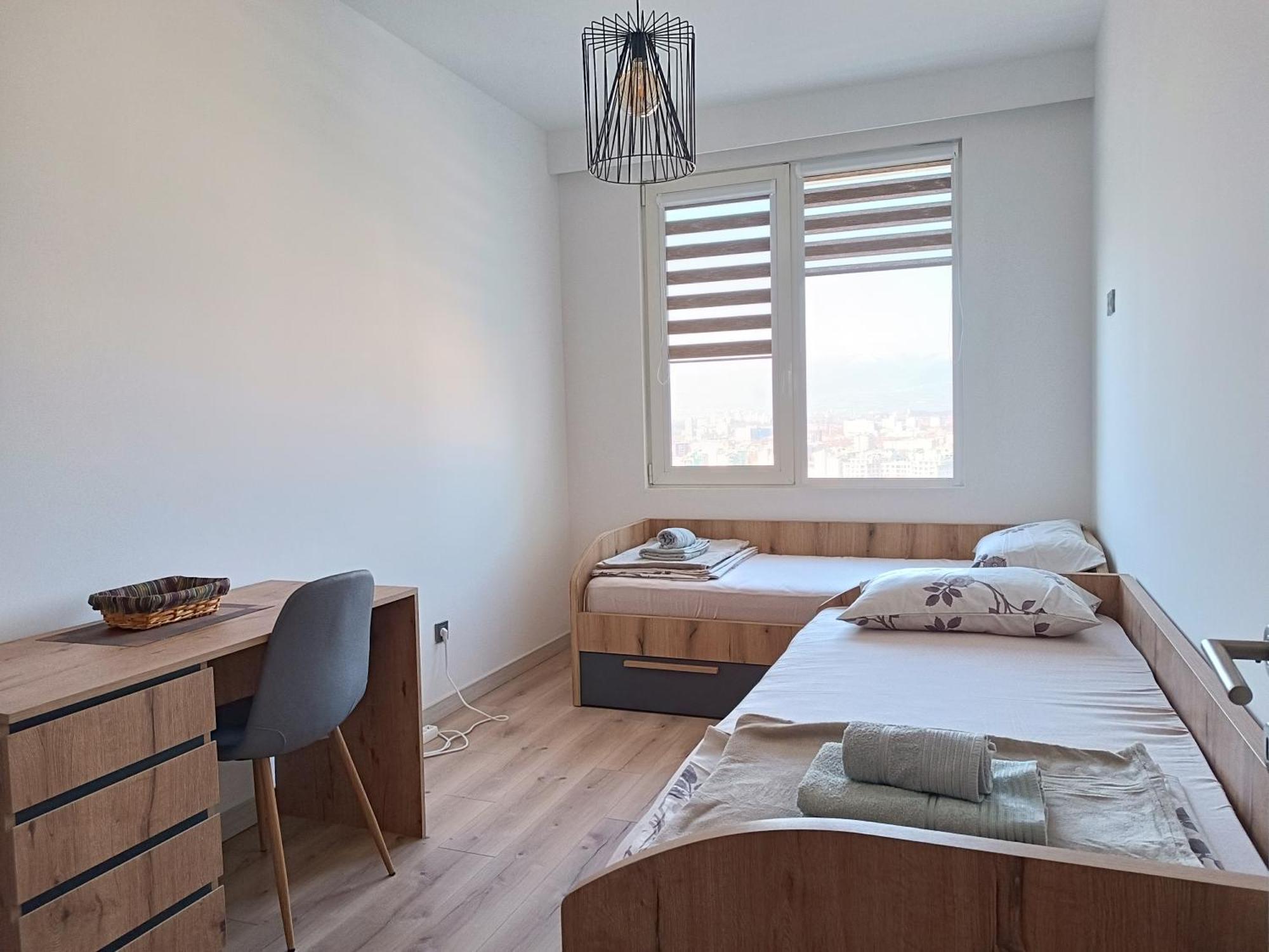 19Th & 18Th Floor Secure Apartments With Pool & Fitness & Parking Included In Price Скопие Екстериор снимка