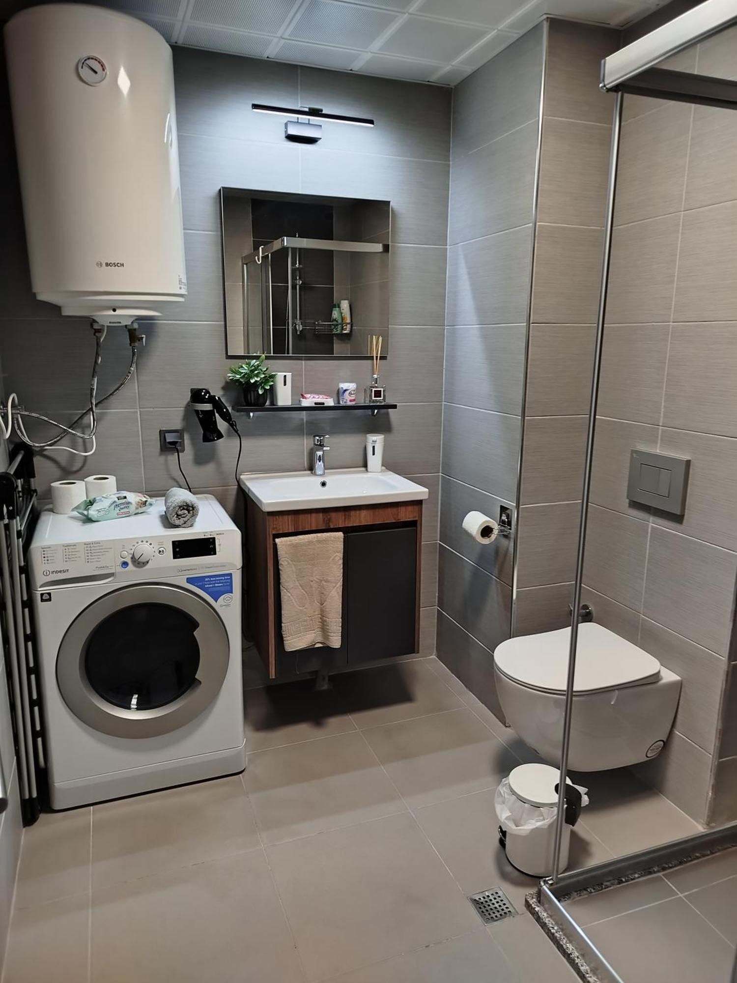 19Th & 18Th Floor Secure Apartments With Pool & Fitness & Parking Included In Price Скопие Екстериор снимка