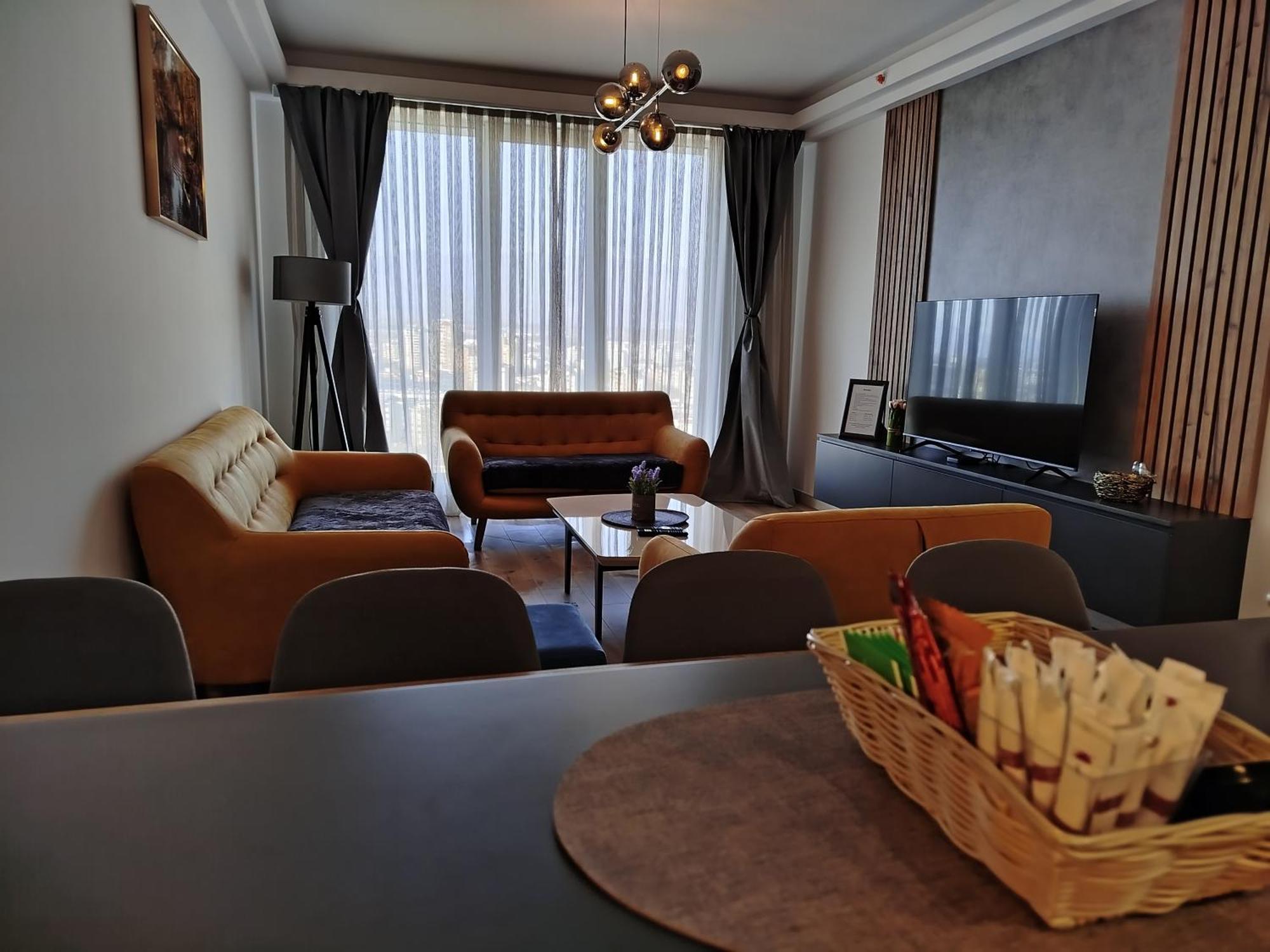 19Th & 18Th Floor Secure Apartments With Pool & Fitness & Parking Included In Price Скопие Екстериор снимка