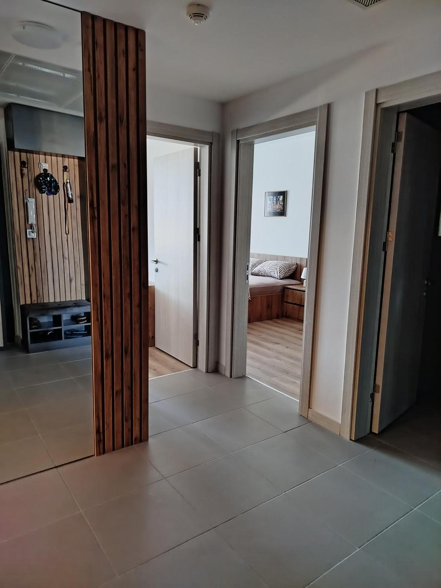 19Th & 18Th Floor Secure Apartments With Pool & Fitness & Parking Included In Price Скопие Екстериор снимка